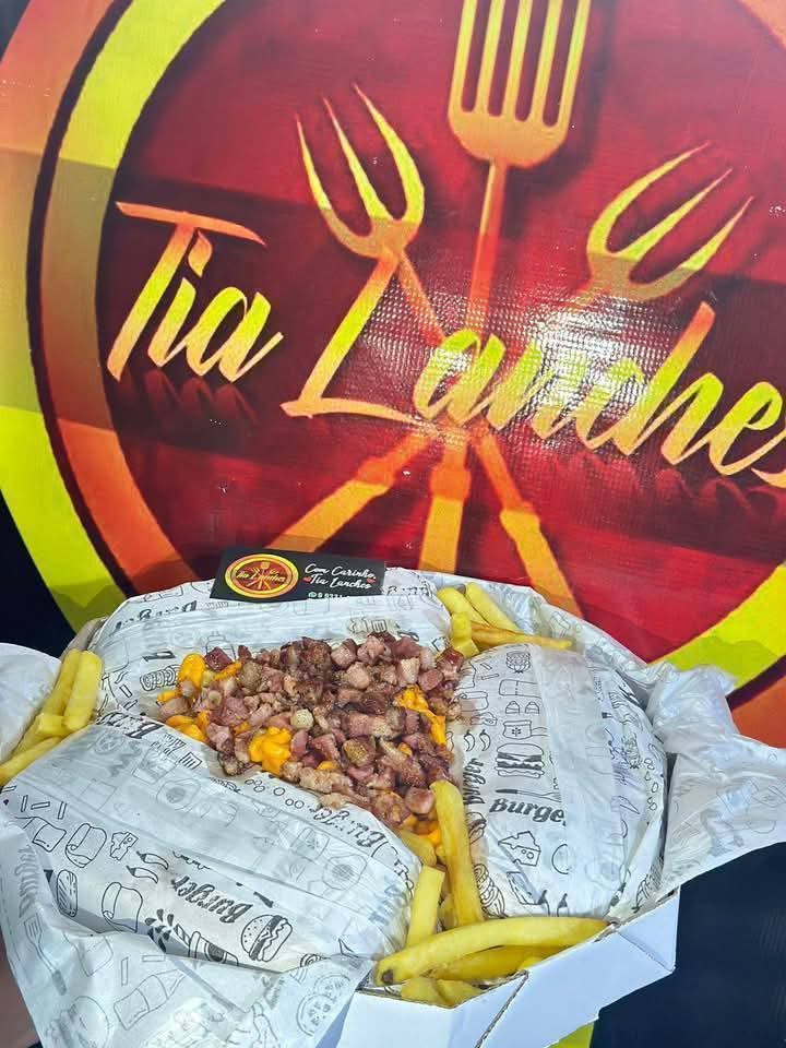 Combo 3 Dog Duplo Prensado + Fritas com Cheddar e Bacon