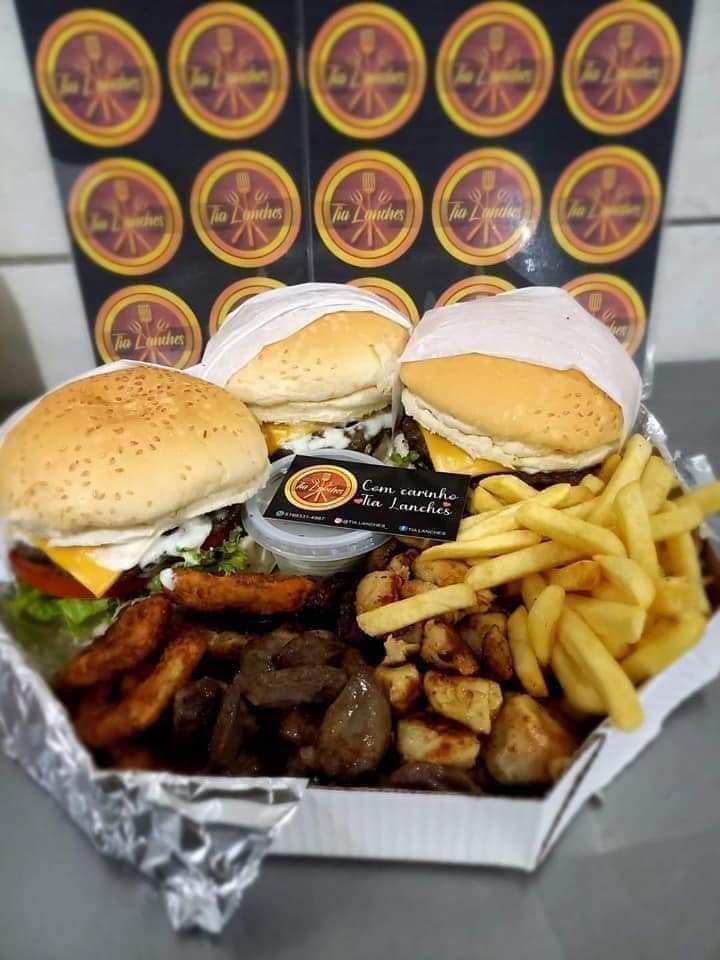 Combo 3 hambúrguer + petisco(3 burguer + coração, calabresa, ovo de codorna, fritas e maionese)